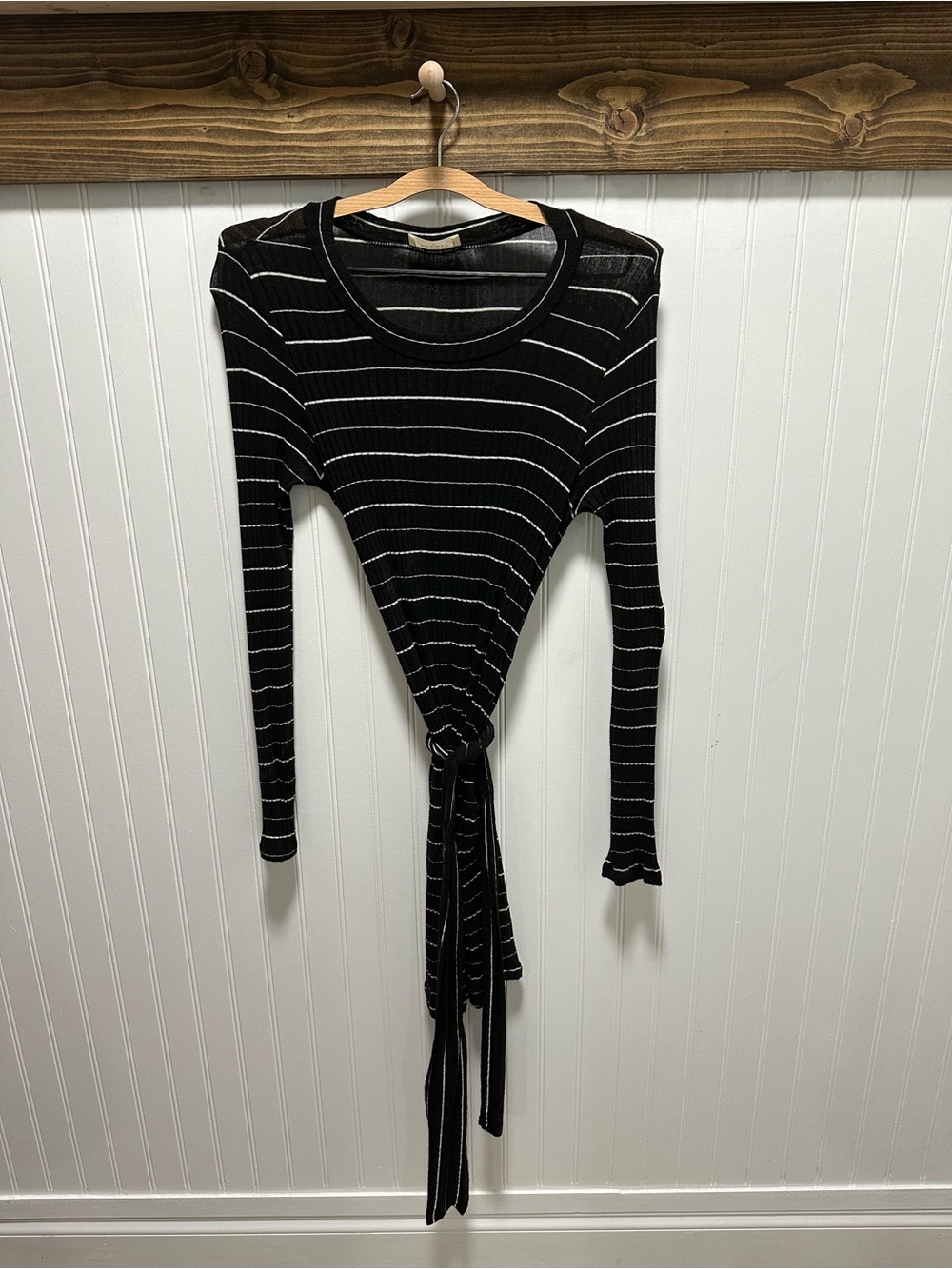 Everly Black White Striped Tie-Front Long Sleeve Dress Sz M stretch Bodycon thin